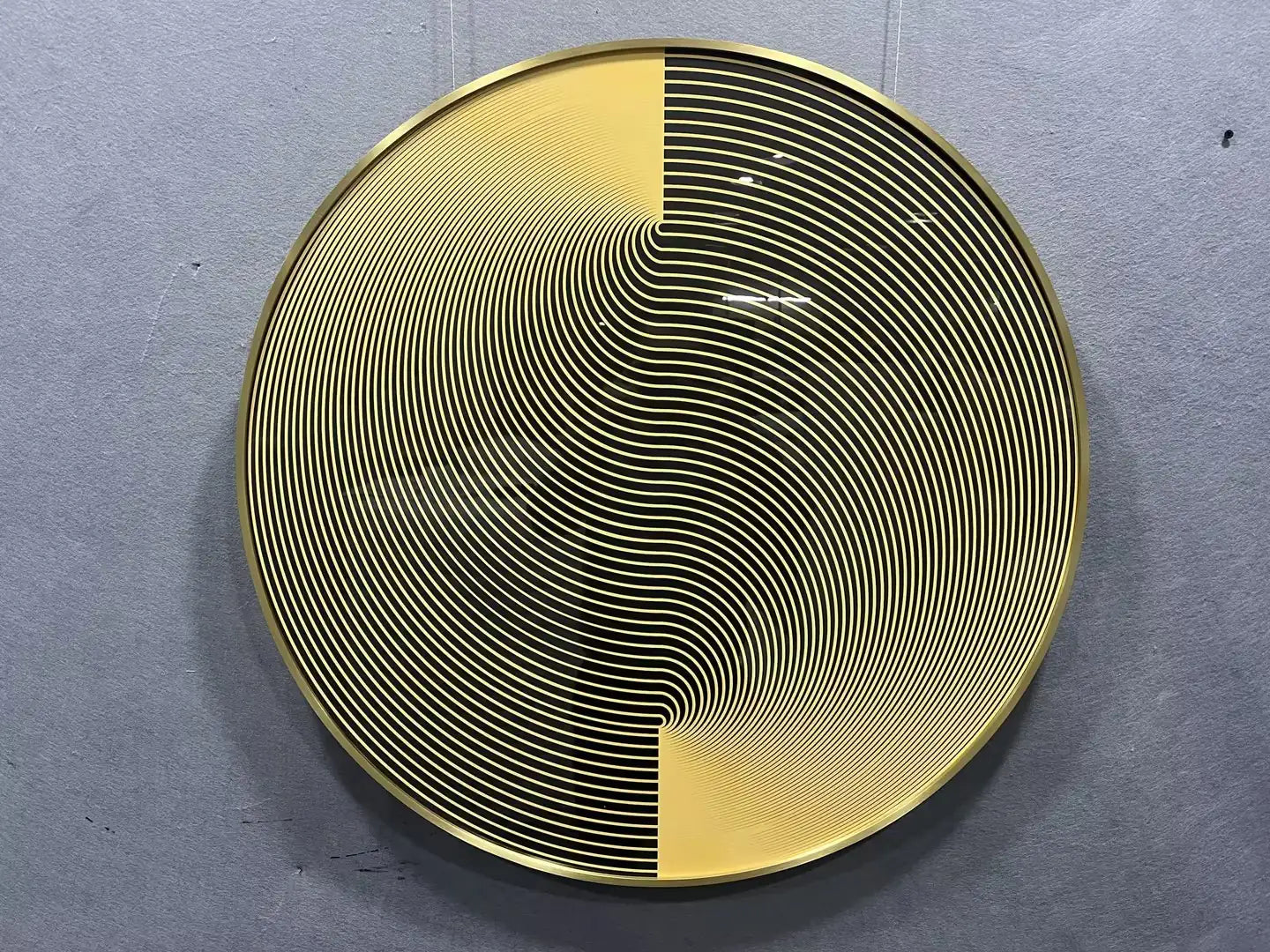 Lustrous Crystal Porcelain Luxury Wall Art Round Design | Art Smiley Decor UAE