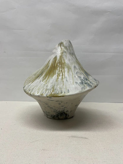 Slanted Shell Ceramic Bowl