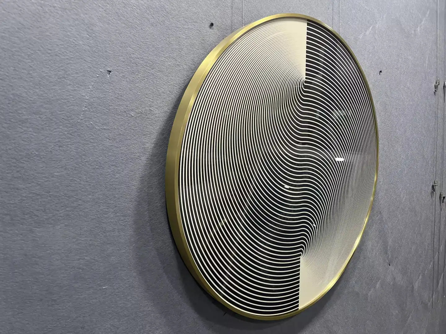 Lustrous Crystal Porcelain Luxury Wall Art Round Design | Art Smiley Decor UAE