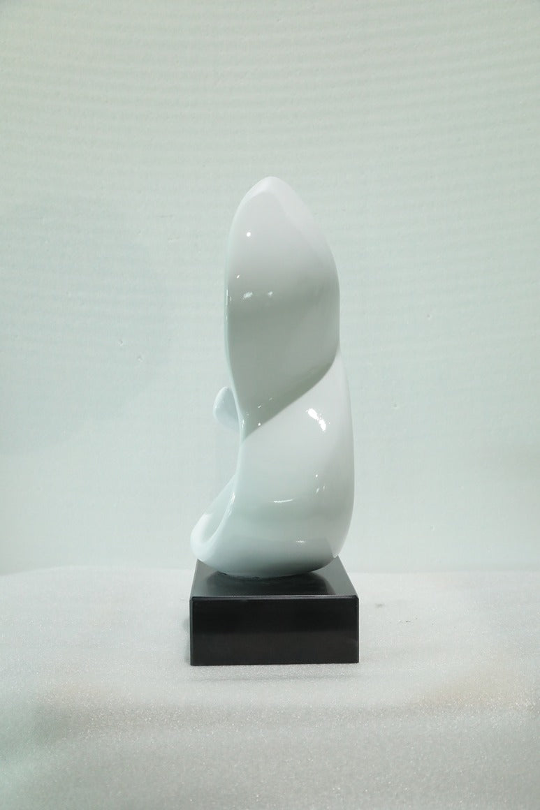White Flow Resin Sculpture