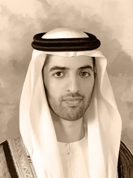 الشيخ محمد بن سعود بن صقر القاسمي صورة بنية اللون