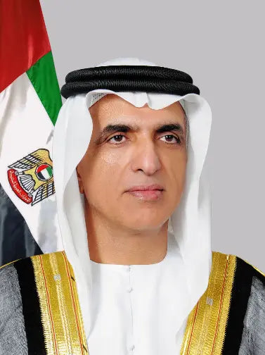 الشيخ سعود بن صقر القاسمي صورة العلم الرمادي