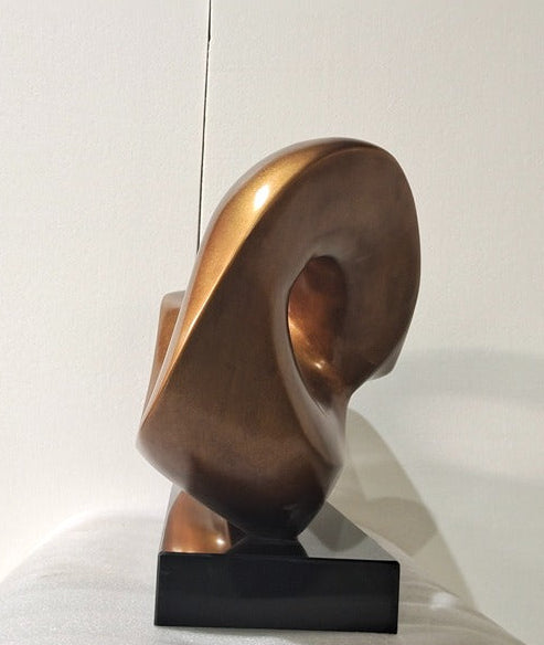 Amber Knot Resin Sculpture